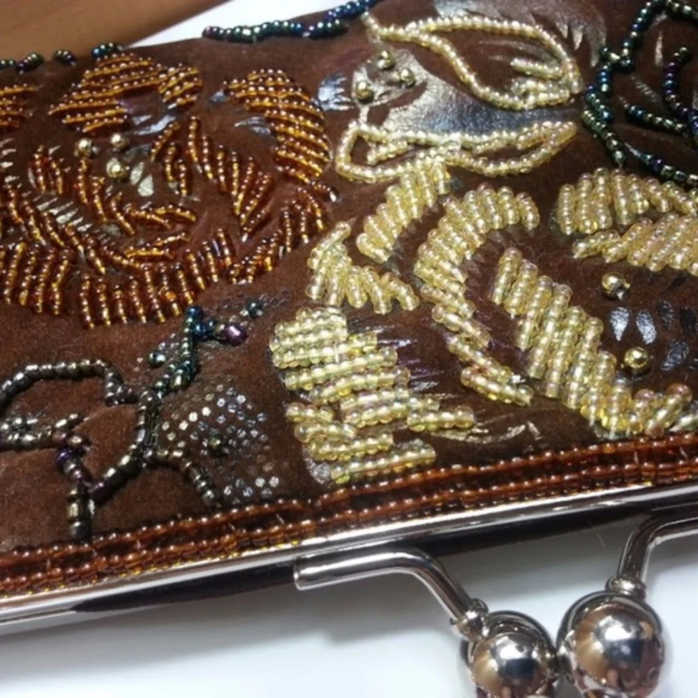Floral Pattern Iridescent Beaded clutch handbag w/removable Amber Beaded strap